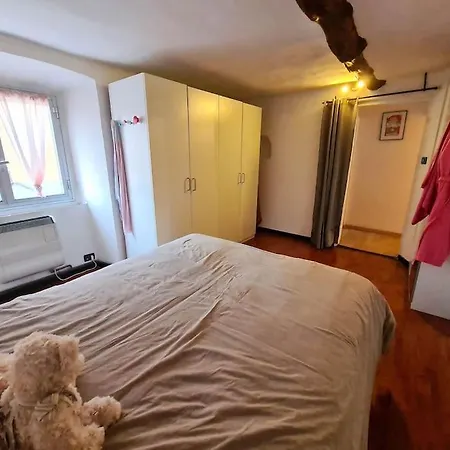 Apartment Historic House Close To Station
