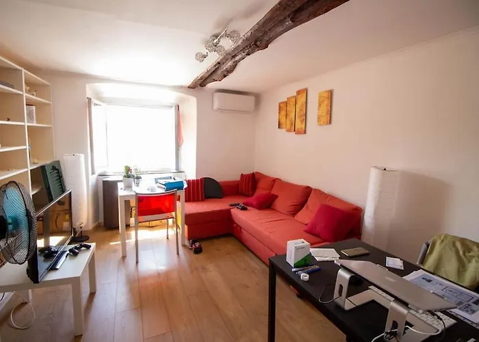 Apartment Historic House Close To Station
